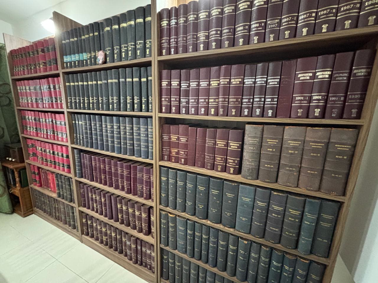 Biblioteca jurídica